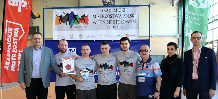 Politechnika Rzeszowska najlepsza w półfinale AMP w tenisie stołowym
